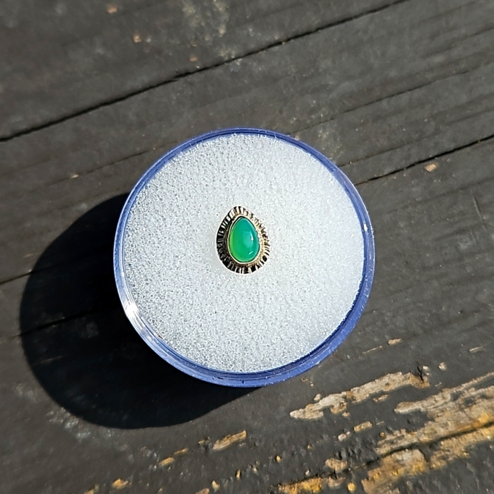 Highnoon  Chrysoprase Threaded End
